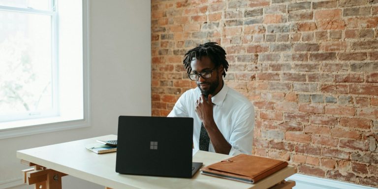What is an employer of record (EOR)?
