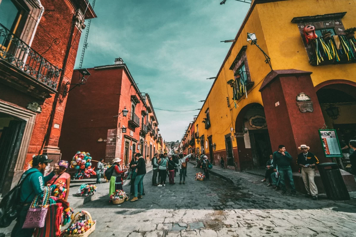 HIre employees in Mexico from abroad